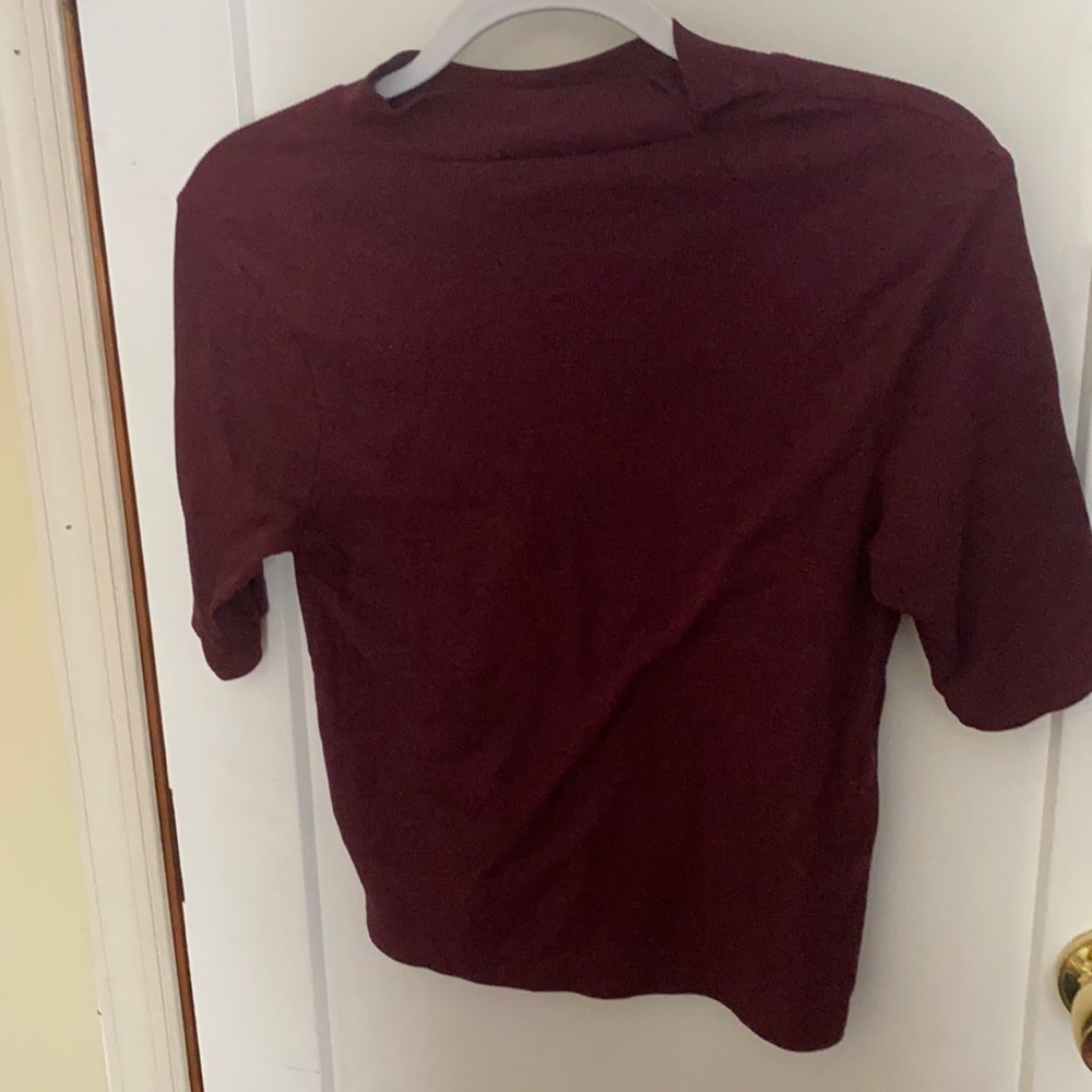 H&M maroon sweater top